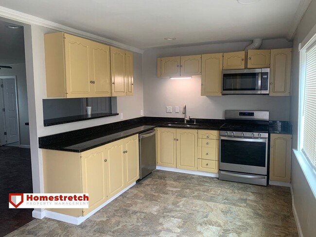 Newly Renovated 3 bedroom home! - Newly Renovated 3 bedroom home!