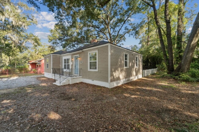 Photo - Charming Midtown Home – Updated and Move-I...