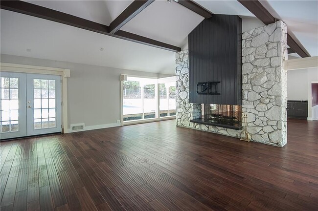 Photo - 5270 Riverview Rd NW