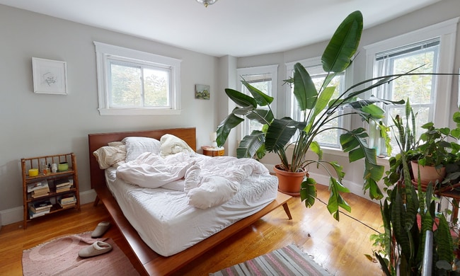 Building Photo - 1 Gray St