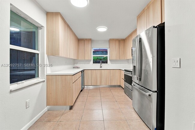 209 NE 35th St