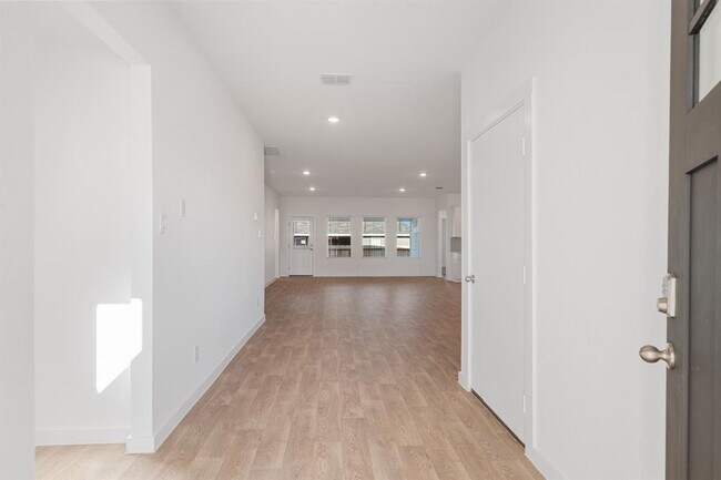 Photo - 709 Tranquility Ln