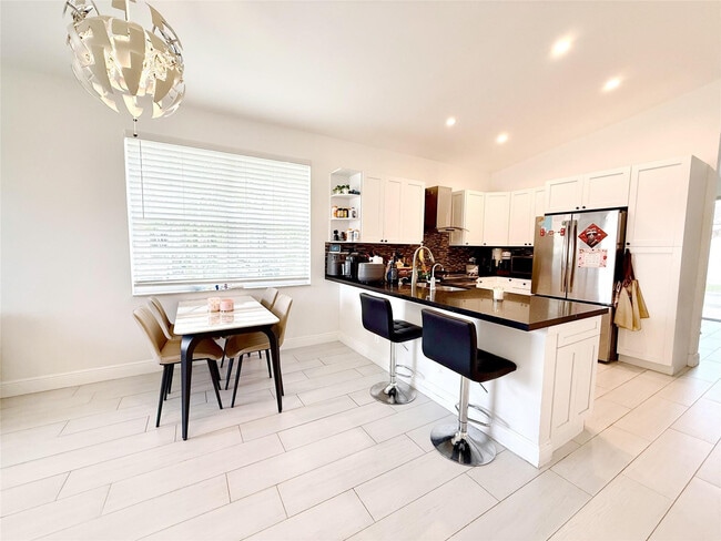 Photo - 18702 SW 27th St