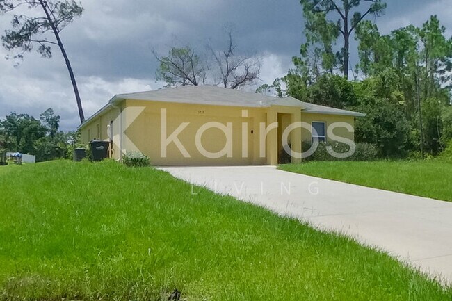 Photo - 1233 Huntington St