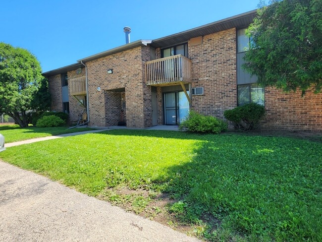 Photo - Charming 2 Bedroom Lower in Prime Appleton... Unit 2