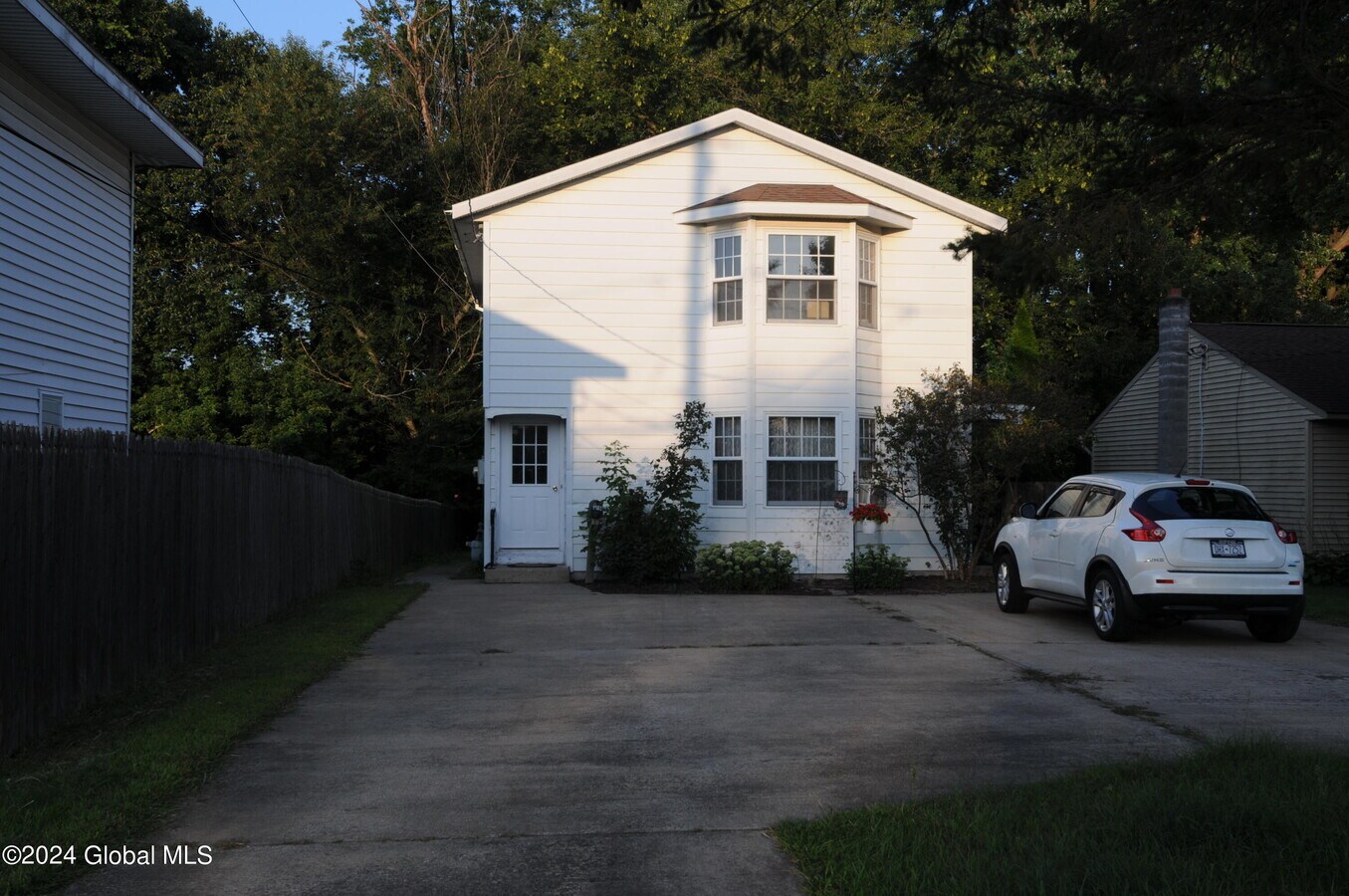 Photo - 1485 Nelson St