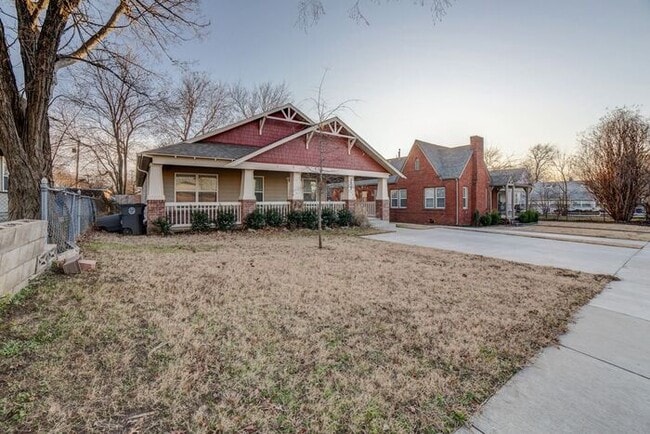 Photo - 3/2 Open And Bright Craftsman!
