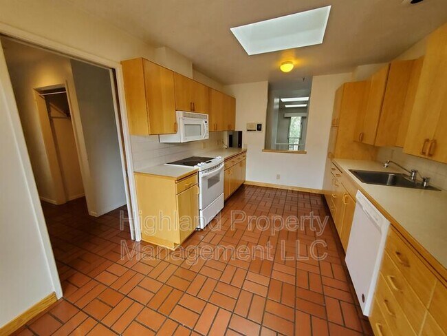 Photo - 1125 NE Indiana St