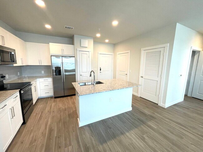 Photo - 9219 Vista W Dr Unidad 08101