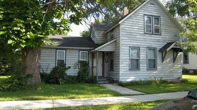 Building Photo - 716 Water St