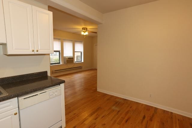 Photo - 3727 N Pine Grove Ave Unidad E2