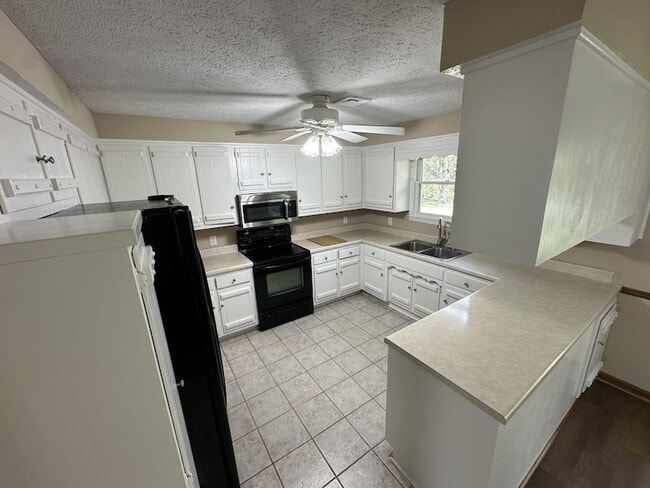 Photo - 341 Hickory Dr