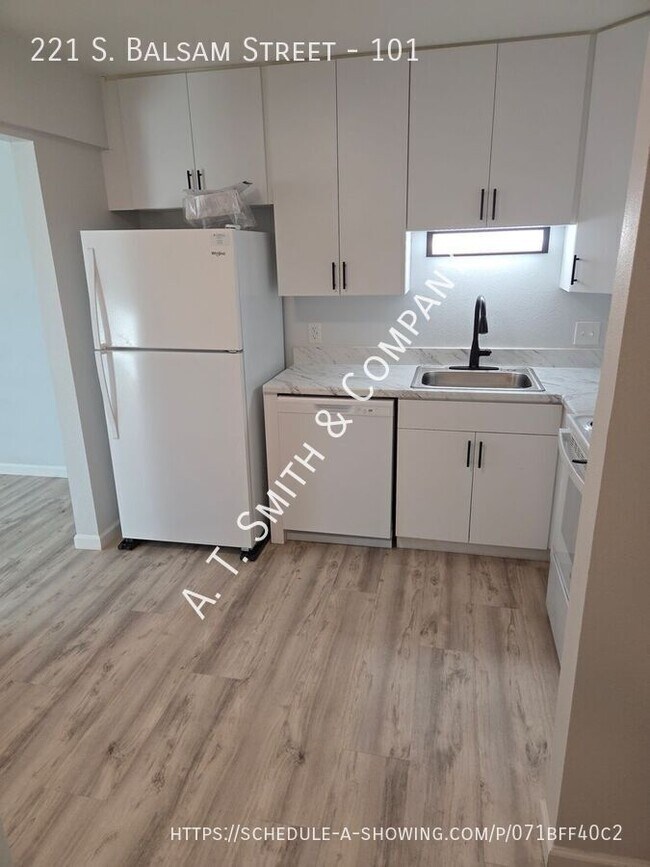 Photo - 221 S Balsam St Unidad 101