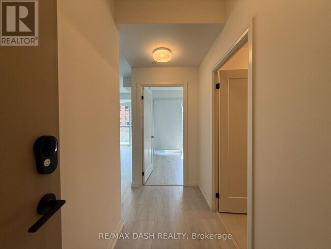 Photo - 280 Dundas St W Unit 609