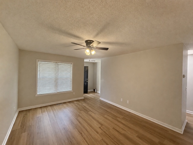 308 E Gilbreath St Unit B