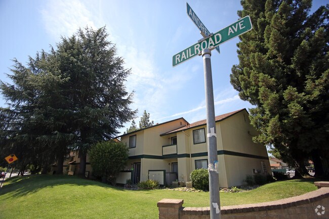 Shelter Cove Apartments - Shelter Cove Apartments