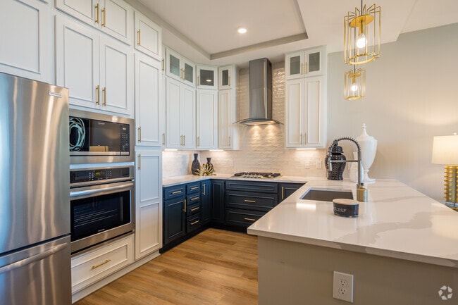 3015 N Rocky Point Dr E Tampa, FL - The Emerson at Rocky Point