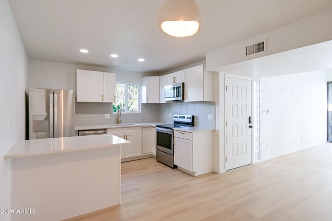 Photo - 16041 N 31st St