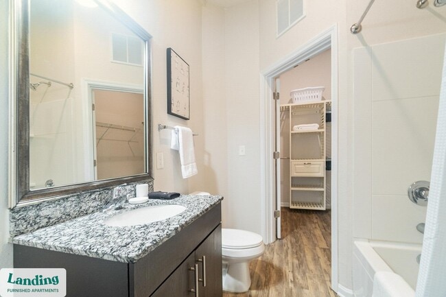 Photo - 655 W Mallard Creek Church Rd Unidad 11402