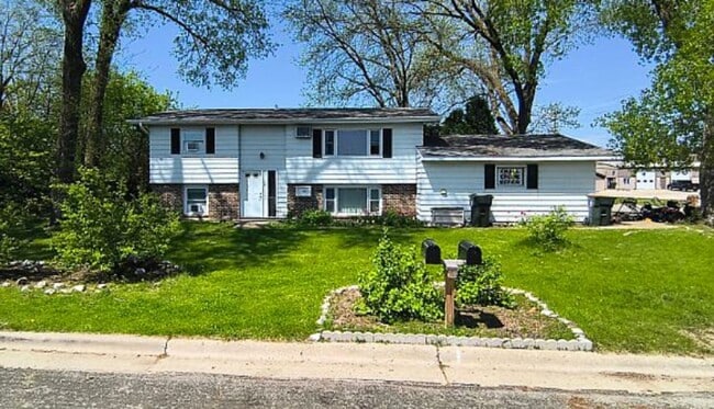 Building Photo - 156-156 Kroncke Dr Unit 156