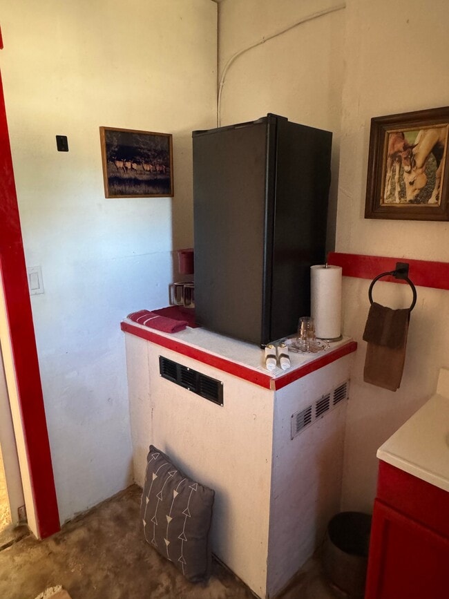 2392 Cll Castano