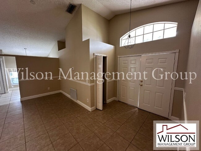 Photo - 2843 Crofton Way