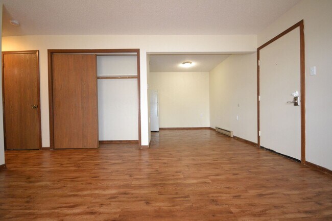 Photo - Warsaw Apartments Unit 15