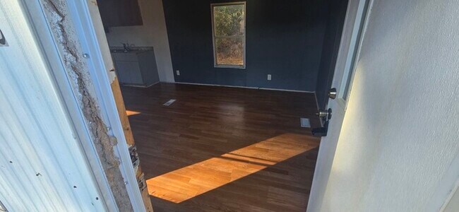 Photo - 3 Bedroom/2 Bathroom Mobile Home