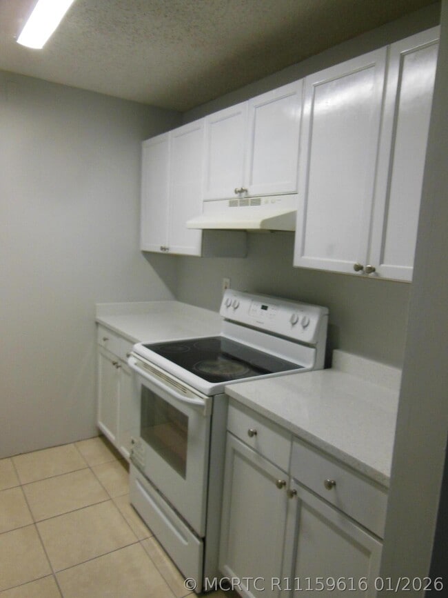 Photo - 709 Meadows Cir