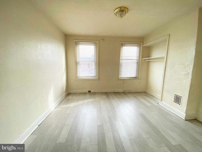 Photo - 3454 N Water St