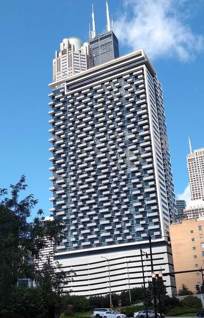 Building Photo - 235 W Van Buren St Unit 3614 Rental