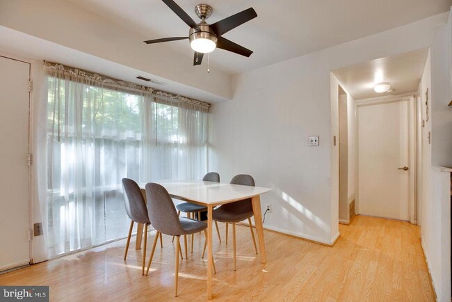 Building Photo - 7741 Donnybrook Ct Unit 3