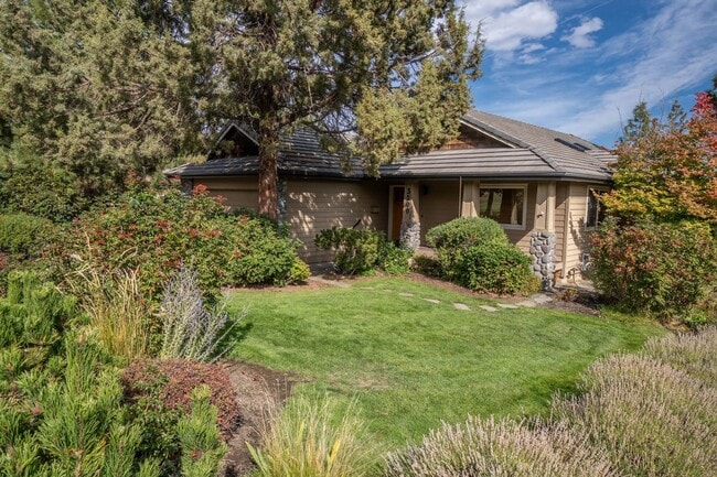 Photo - River's Edge Golf Course, Upscale Unit on ...