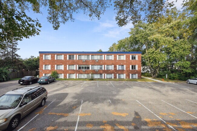 Photo - Maplewood Manor