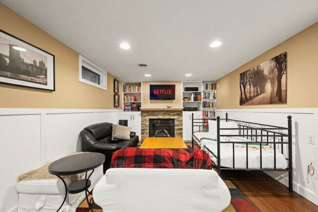 Photo - 8212-8298 98 Ave NW Unit SI ID1340544P