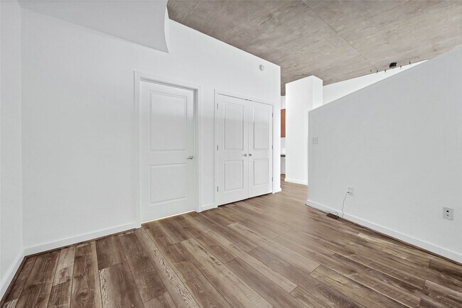 Photo - 5925 Almeda Rd Unit 10713