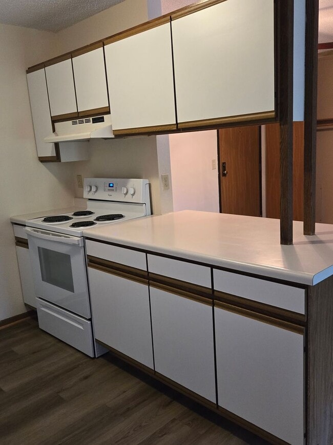 Photo - Evergreen Square Apartments Unit 913-105