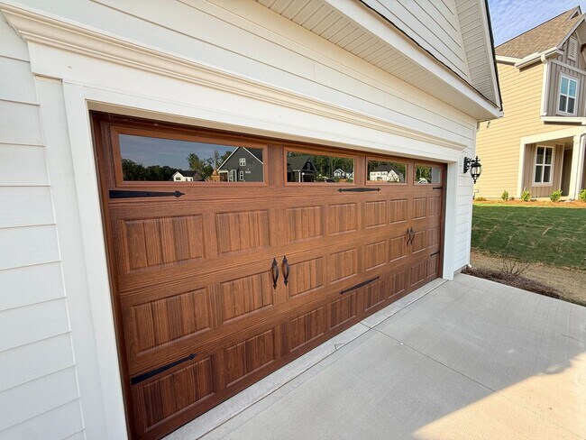 Photo - Beautiful New Home in georgous community