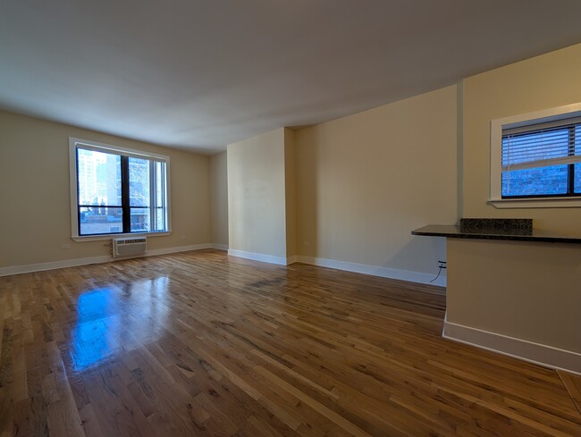 Photo - 1429 N Dearborn St Apartments Unit 4C