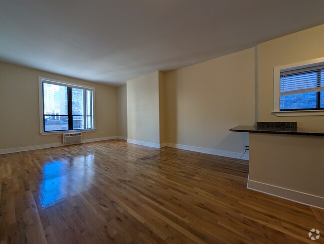 Building Photo - 1429 N Dearborn St Unit 4C Rental