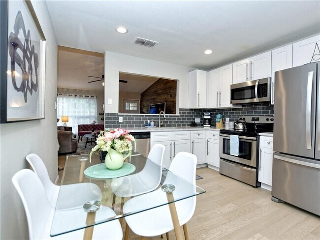 Photo - 6715 West Gate Blvd