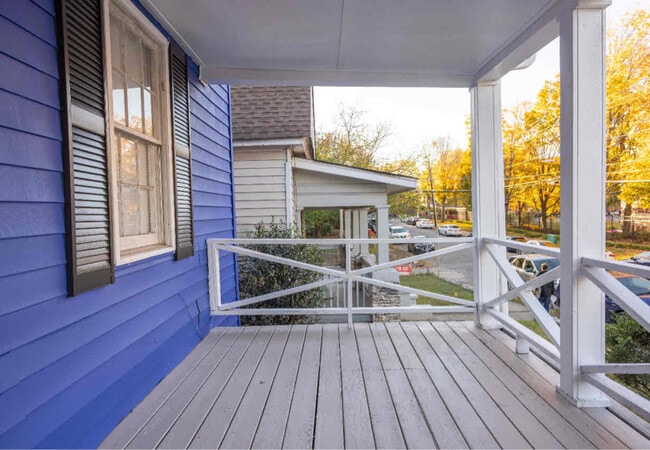 Photo - 788 Parsons St SW