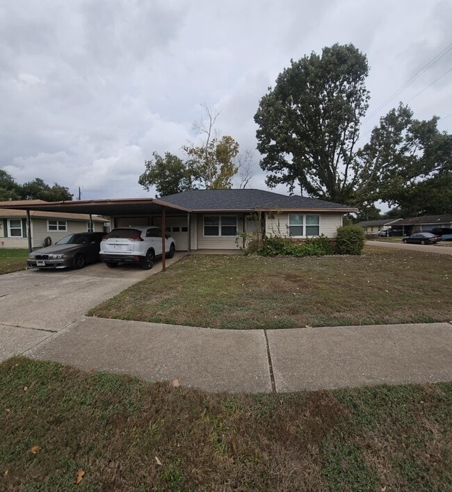 Building Photo - 9721 Foredale St