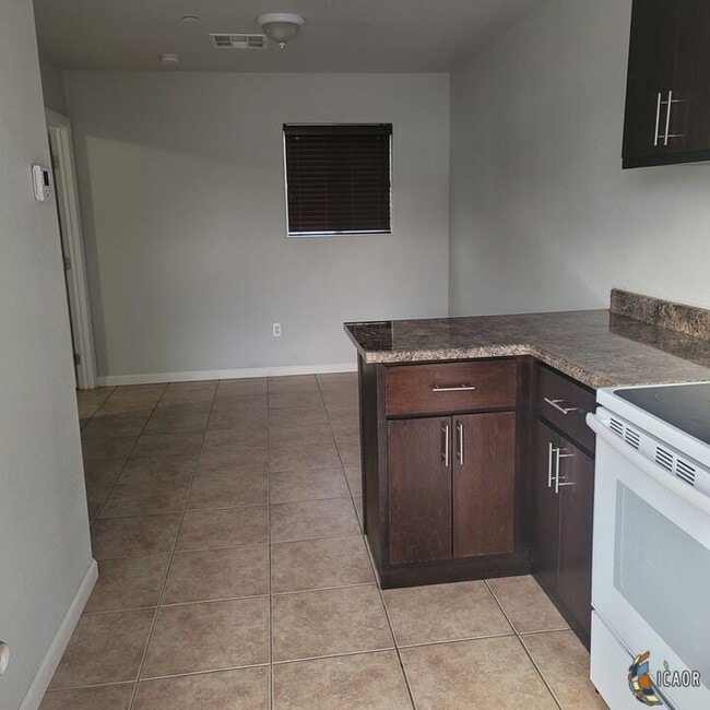 Photo - 423 S Imperial Ave