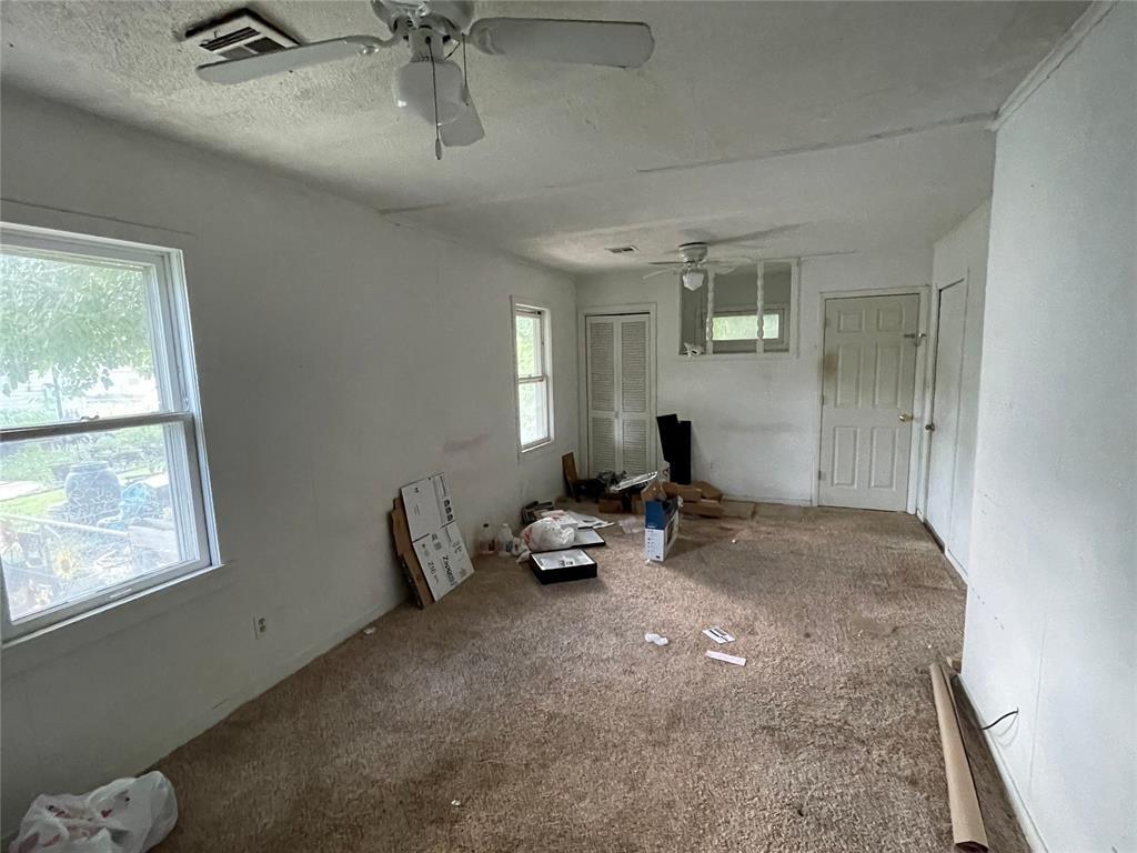 Photo - 204 W Kittyhawk Dr