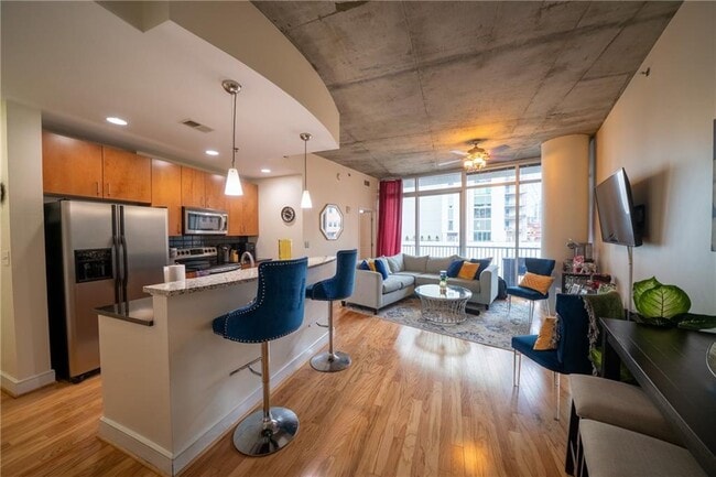 Building Photo - 44 Peachtree Pl NE Unit 930