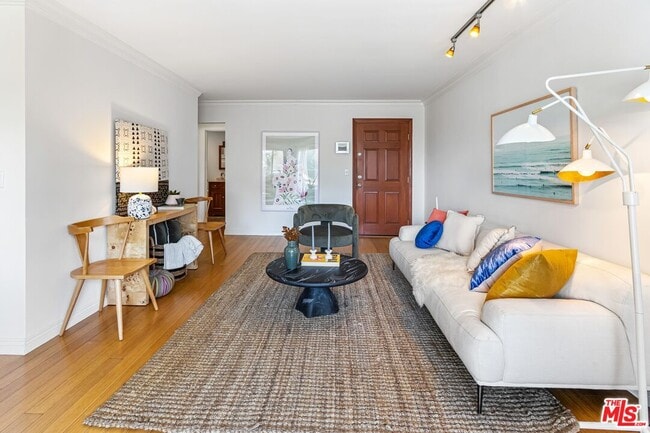 Photo - 1154 S Barrington Ave Unit 201