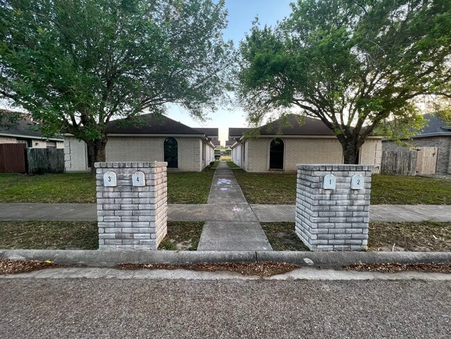 Photo - 1406 Acme Ln Unit 2