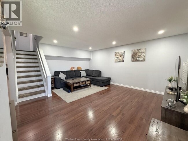 Photo - 2660 Langlois Ave