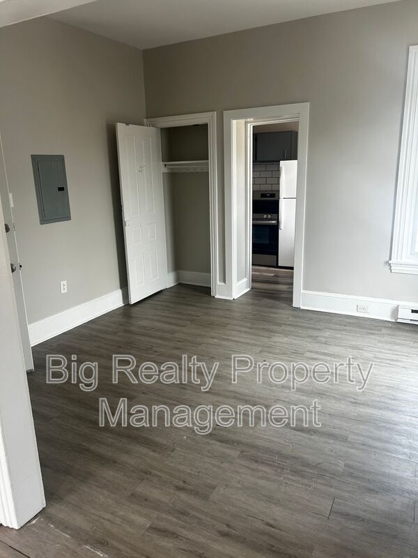 Photo - 529 King St